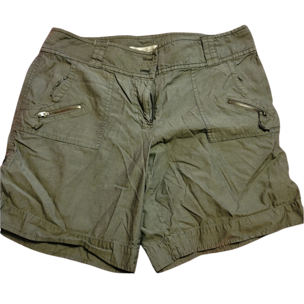 Womens Kenneth Cole shorts sz 8 like new